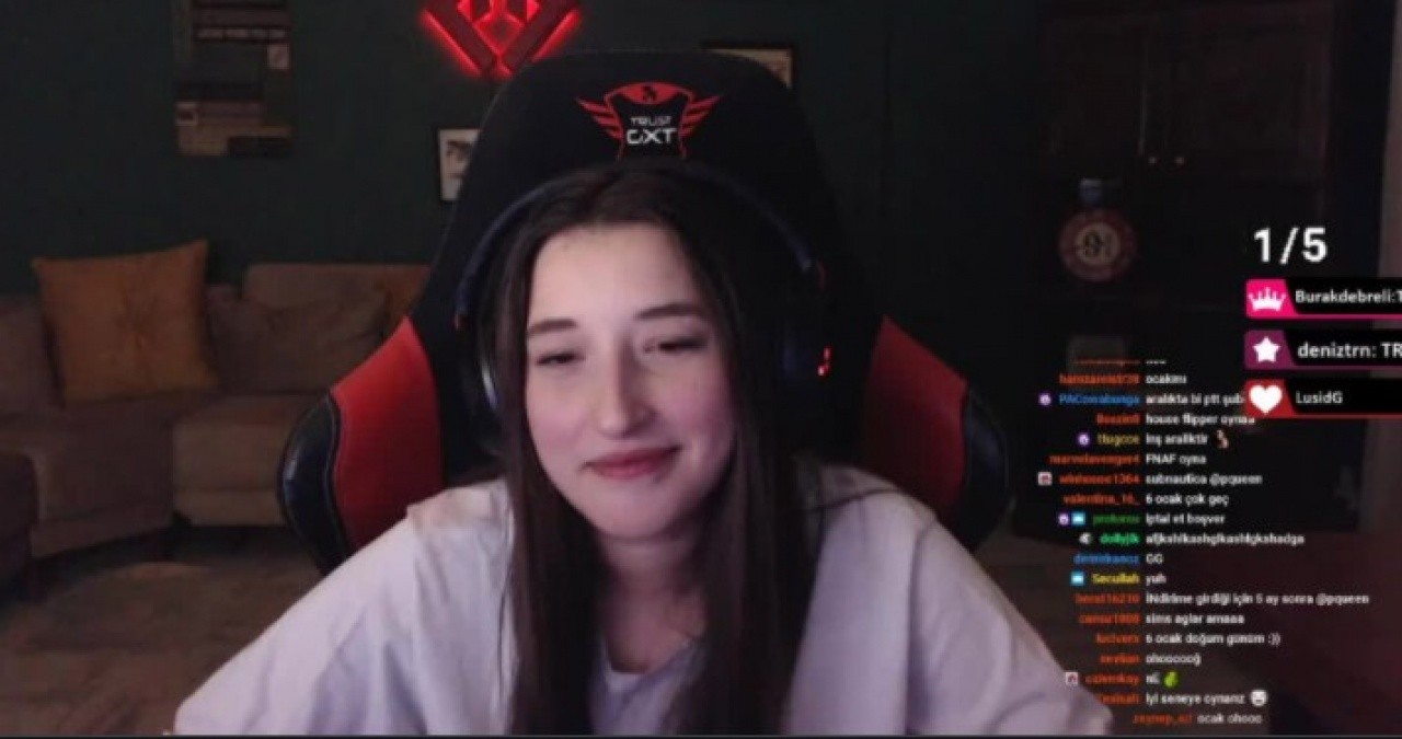 Pelin baynazoğlu çıplak