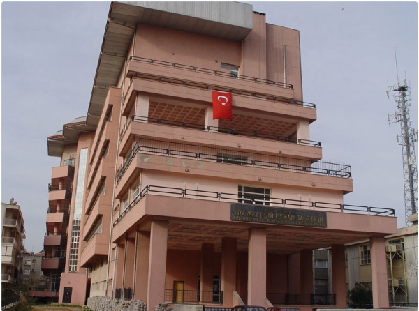 İzmir’de Öğretmen Derste Şiddet Uyguladı: “Okullarımızda güvende olmak istiyoruz”