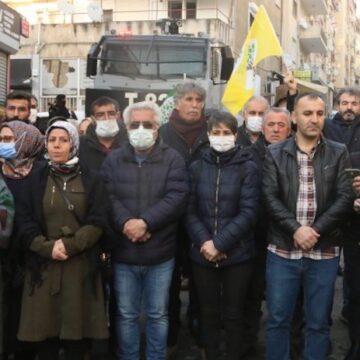 HDP Kartal İlçe Binasına Polis Baskını