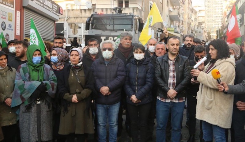 HDP Kartal İlçe Binasına Polis Baskını