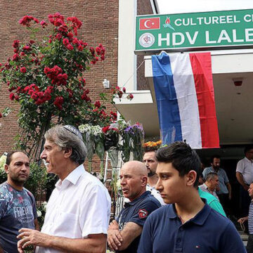 Hollanda’da ırkçı örgüt, iftar saatinde camilerin önünde domuz etli mangal partisi yapacak