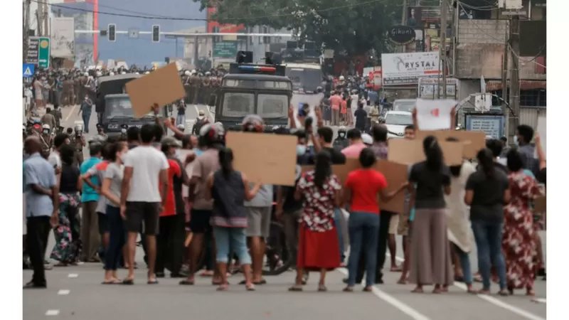 Sri Lanka’da Açlık İsyanı: Hükümette İstifalar Var