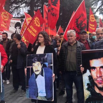 Deniz Gezmiş, Yusuf Aslan ve Hüseyin İnan, idamlarının 50. yılında mezarları başında anıldı