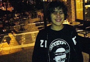 16 yaşındaki anarşist Alexis’i katleden polisin davası süresiz ertelendi