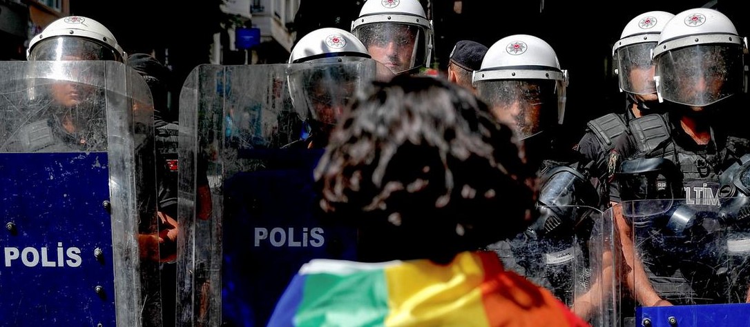 Bir Ayda 530 Gözaltı, 10 Yasak Kararı: Devlet LGBTİ+’lara Savaş Açtı